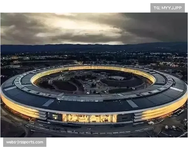 通讯：老特拉福德球场改造计划公布，旨在匹配现代化足球需求